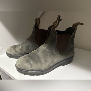 BLUNDSTONE rustic brown #500 chelsea boots